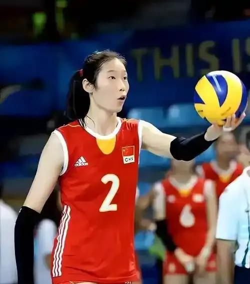 赵勇丢了朱婷和袁心玥，想要再世锦赛夺取奖牌，难如登天。当打之年的两位老将不用，