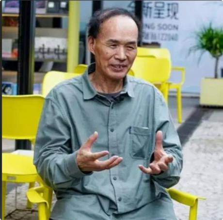 复旦大学梁永安教授有句话特别戳心："要允许别人会变心，要允许别人会权衡利弊，也要