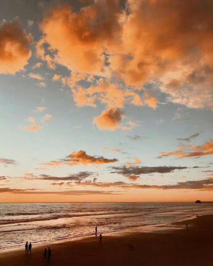 圣托里尼的橘色傍晚，暖透了人心。