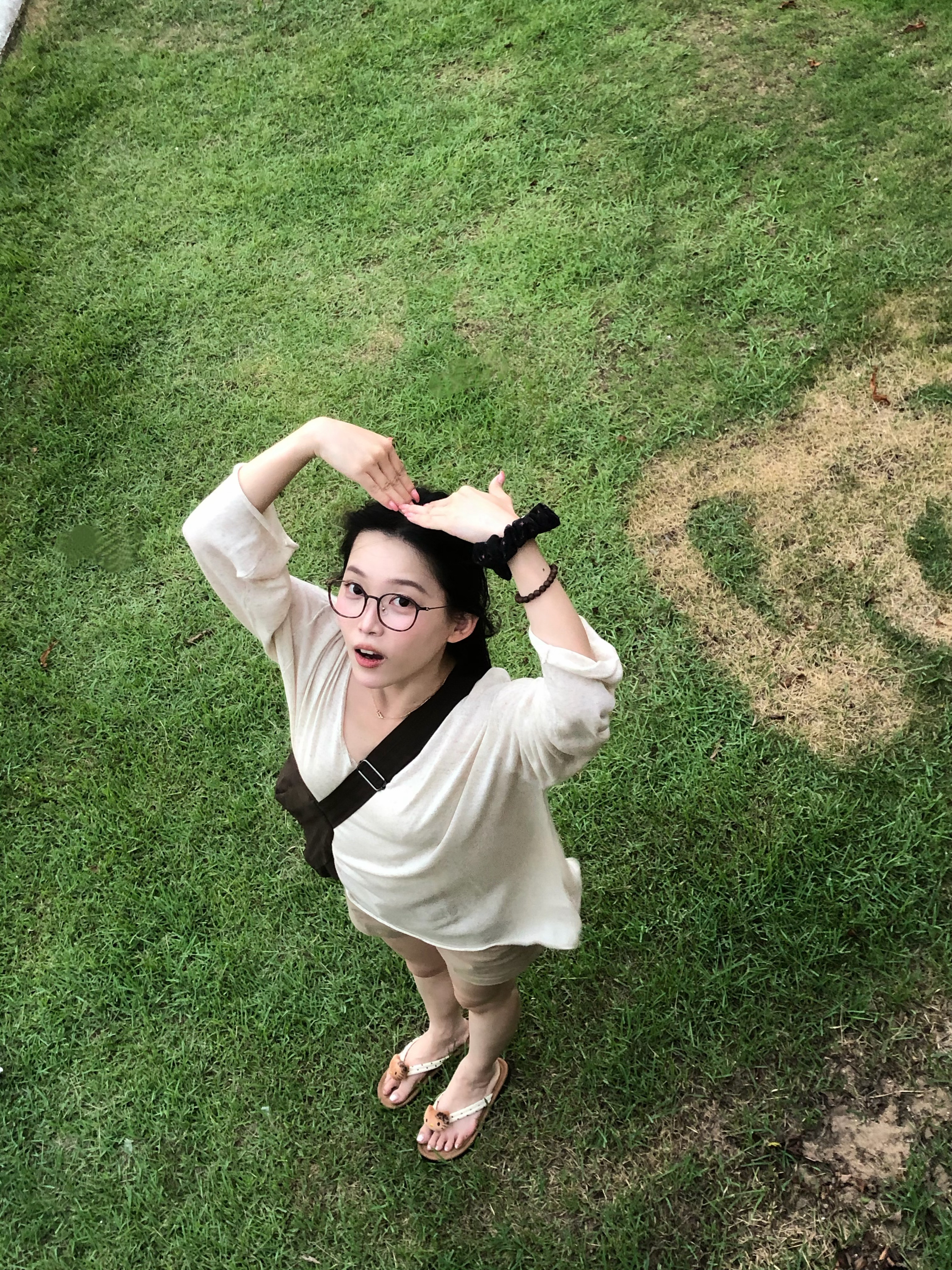 美丽湾沙滩好美丽🐣虽然天阴阴的但也很不错捏