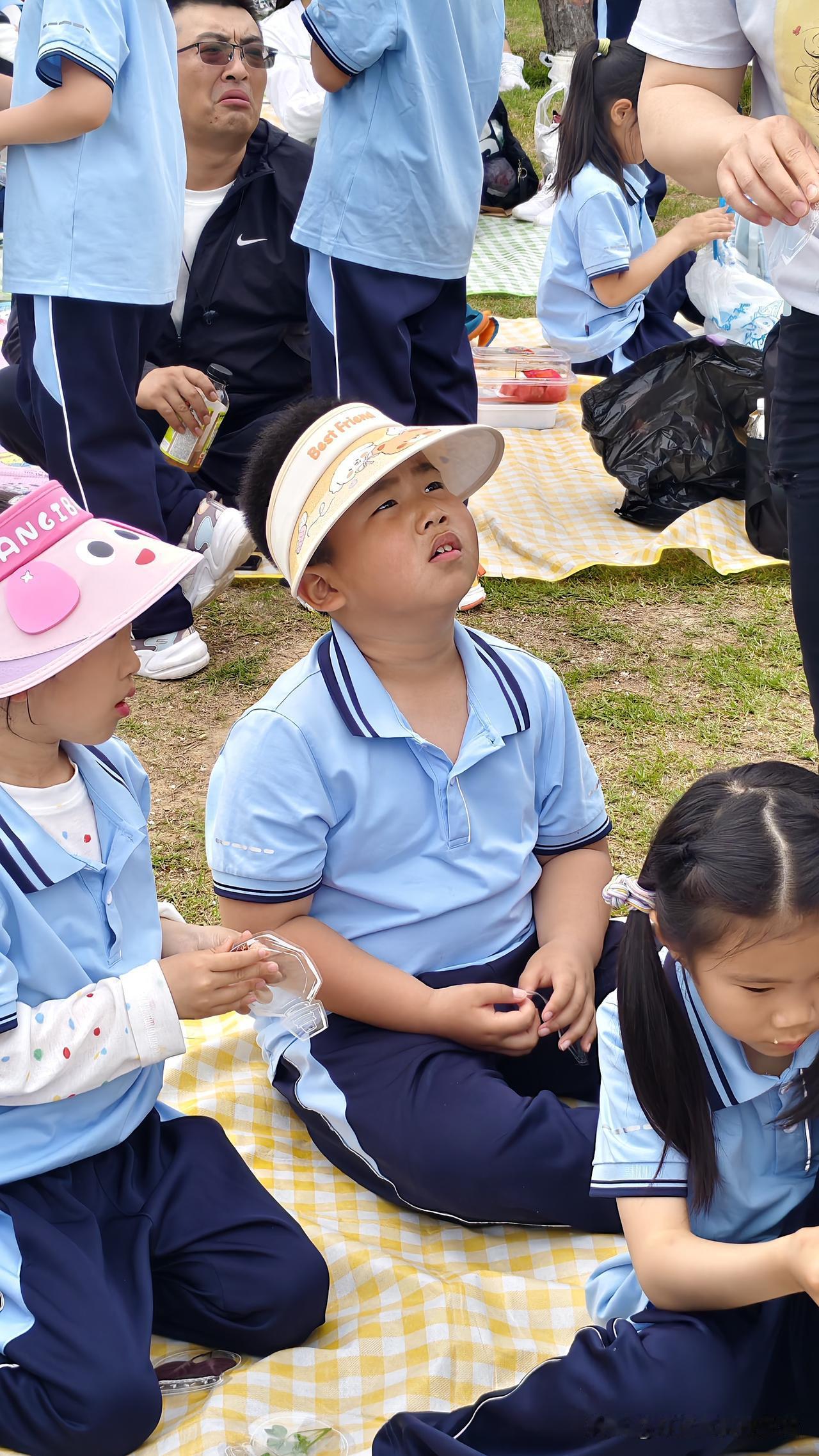 一年级萌娃金句出圈，太可爱了😂我家小孙子在青岛麦岛小学读一年级，妥妥起床