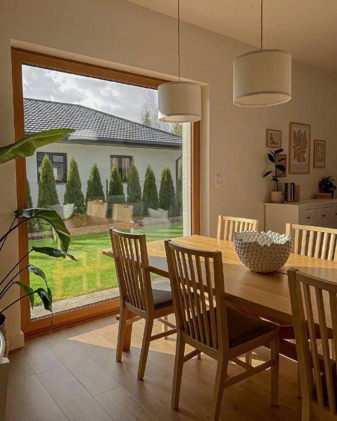 一深圳读者问：“为什么石芽岭，大芬，求水山那一条线都卖不出高价，是因为配套不好吗