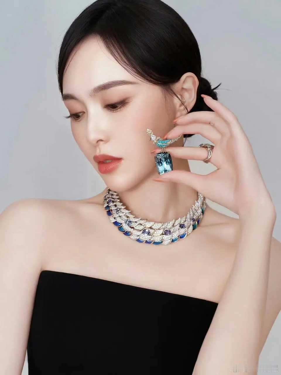 女明星珠宝造型大赏，果然珠宝还是要美人来衬