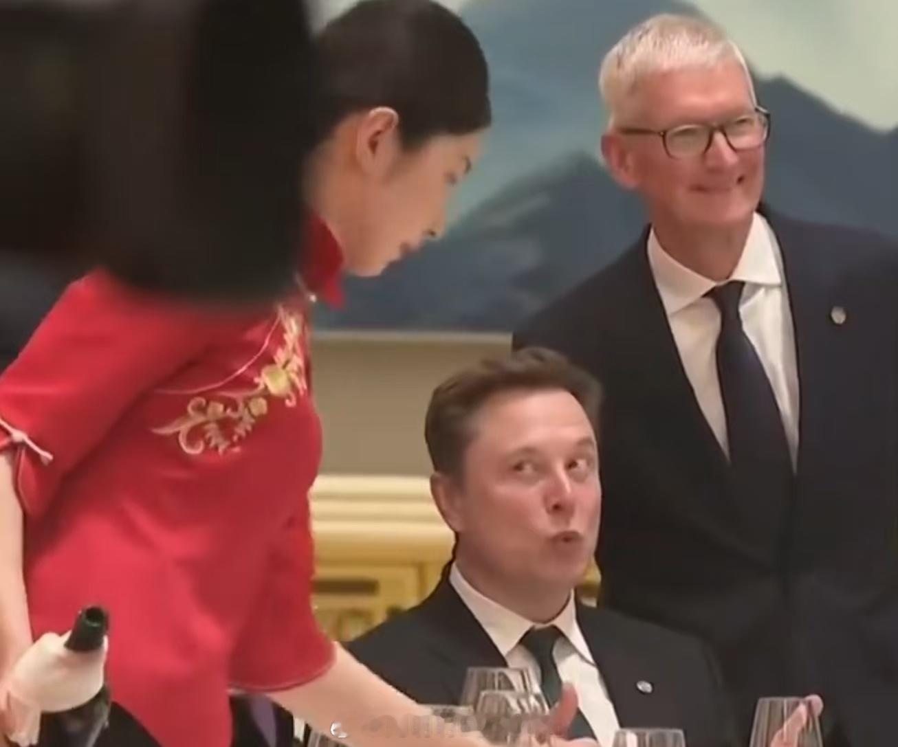 iPhone18全系标配自研基带特朗普访华欢迎宴会太好了，苹果的信号终于有救了