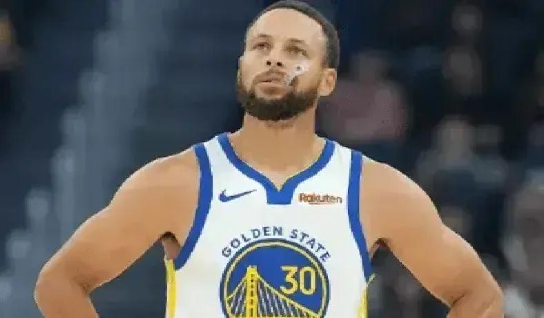 末节15分也救不了勇士大通中心震耳欲聋的MVP呼声，把库里两罚一中推上热搜