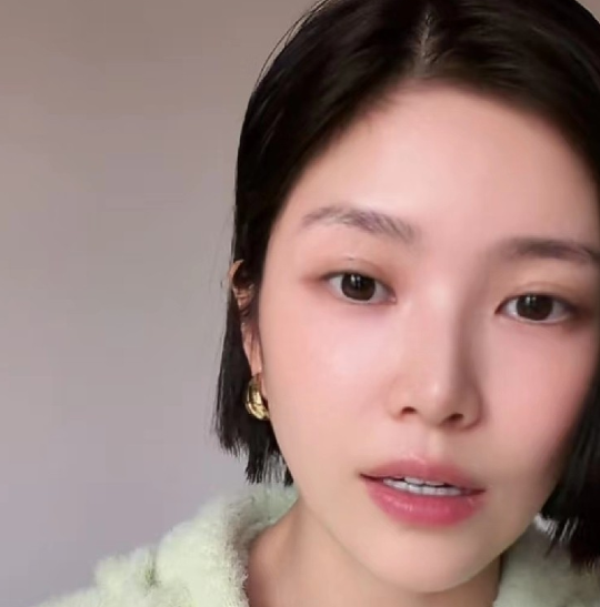 杜淳的老婆王灿兮直播时说我们家的衣服都自己洗，没有让阿姨做”网友：“天呐，衣服