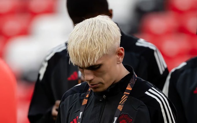ESPN的RD加纳乔很有可能离开曼联。加纳乔的经纪人现在将与俱乐部进行会谈，讨论