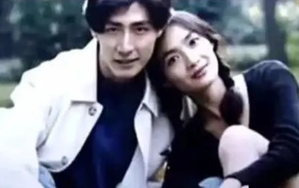 2005年，张子健拍完戏回家，妻子李婷对他说:“我们离婚吧！”张子健坚决不同意: