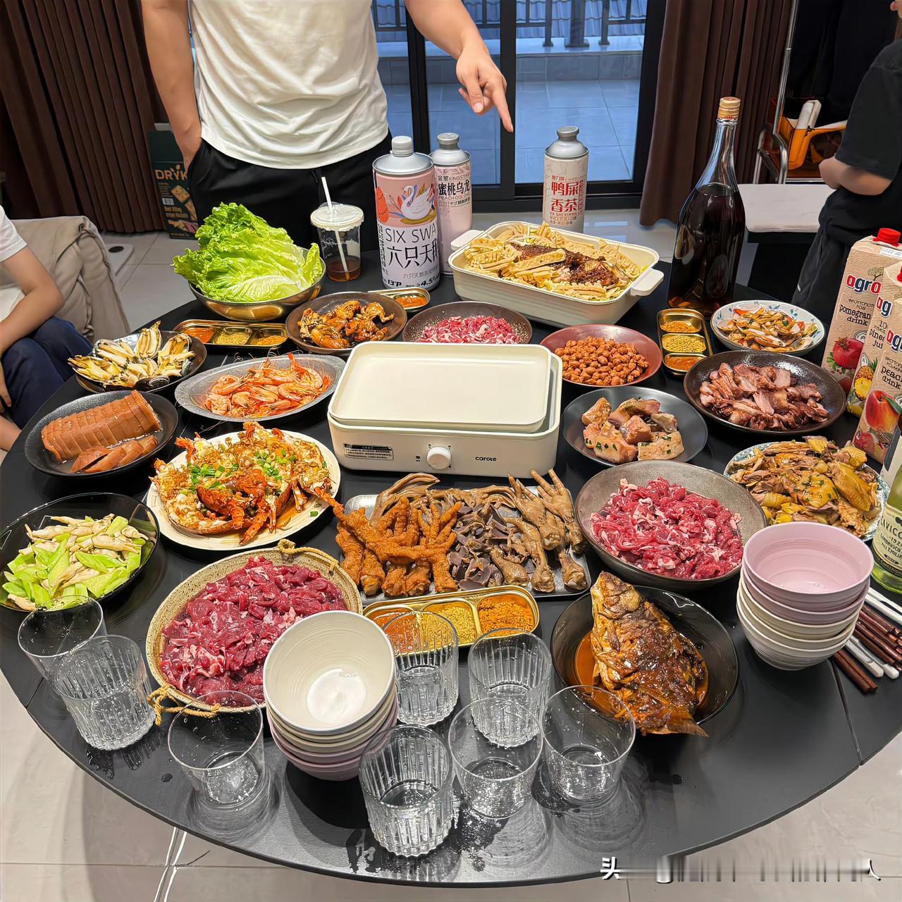 我大姑可真有意思,借着重阳孝敬老人的名义,一家三口过来陪婆婆吃晚饭,两手空空就算