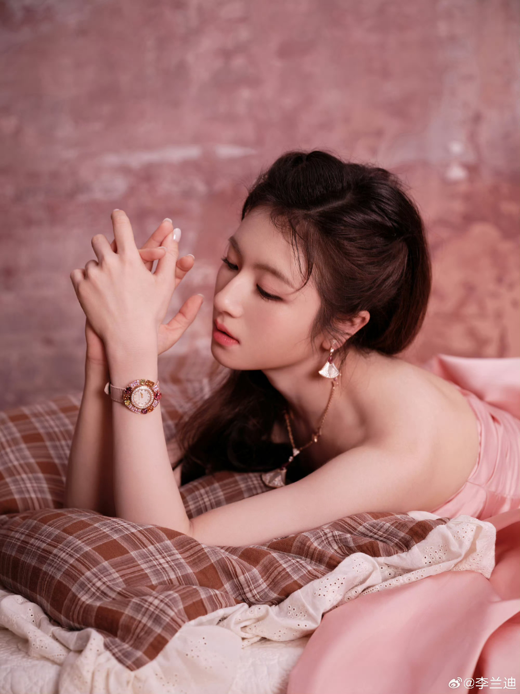 李兰迪粉色蓬蓬裙李兰迪怎么做到穿粉色裙子又美又可爱的！！李兰迪