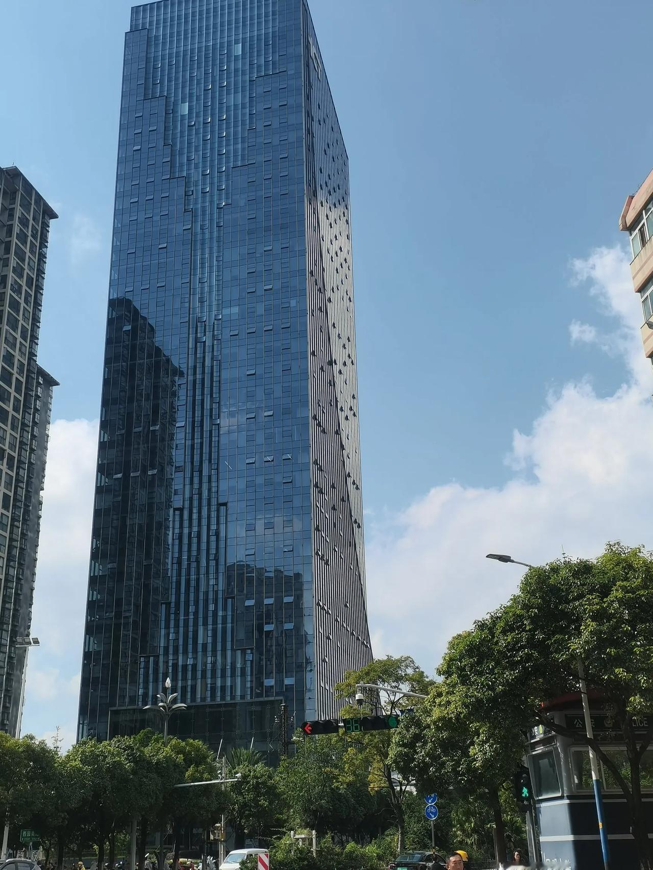 云南省康旅集团是全首家由国资委投资控股的大型旅游型集团。前身为云南城投,后变更