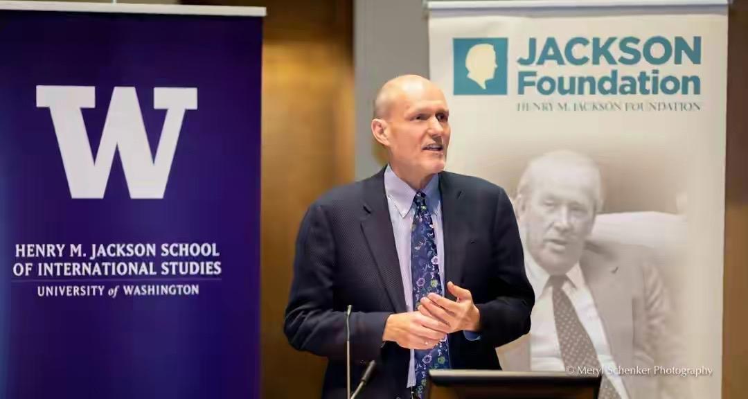 哈佛教授一针见血：美国成了“国际流氓”，各国如何自救？最近，《外交政策》杂志