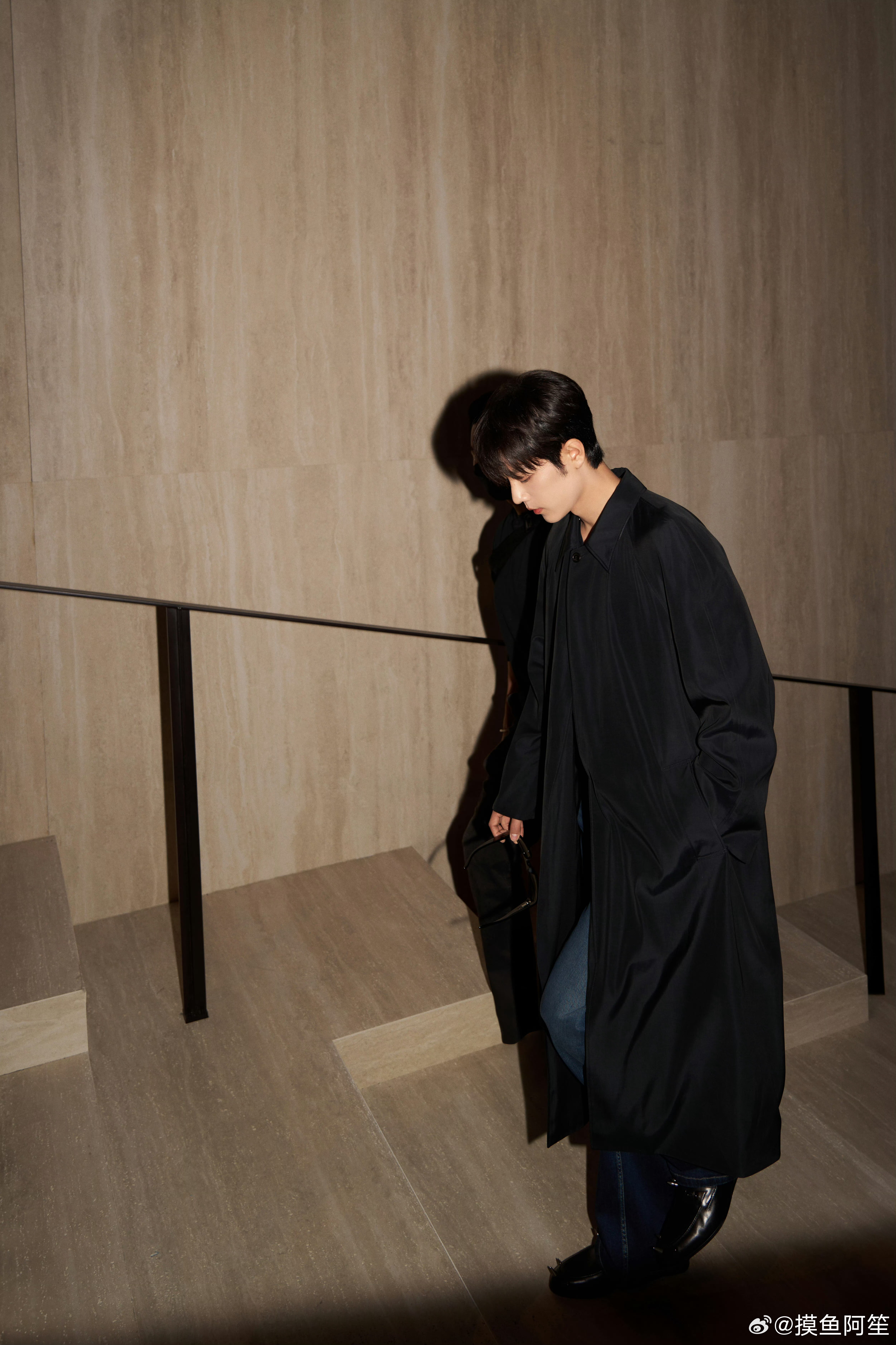 韩国人一生都在追求的顺产头被此男轻松拿下，还是头太小，五官太俊美了所以什么发型都