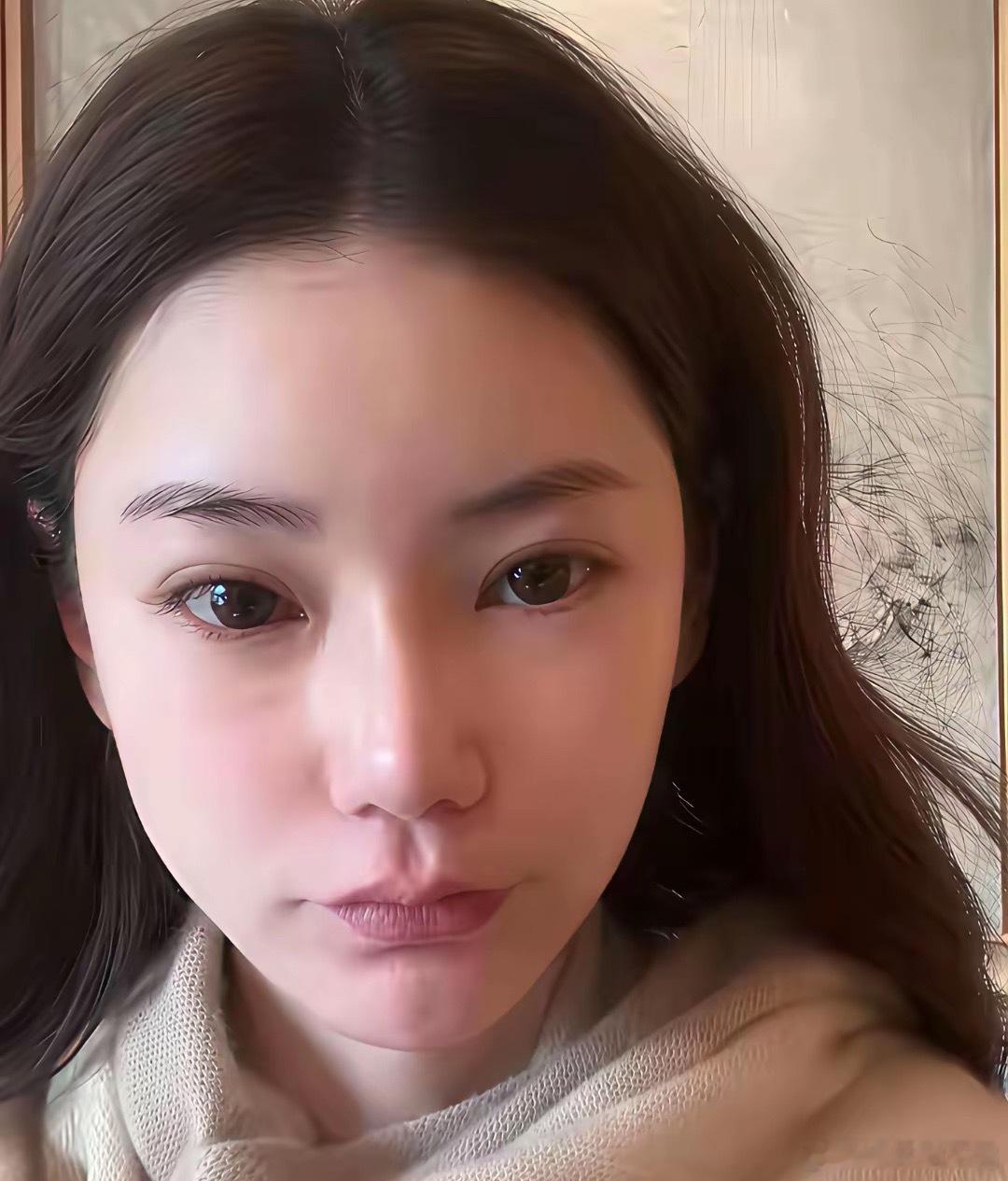 同样是嫁给不靠谱的富二代，左边是马筱梅，右边是郭碧婷。两人都有一个能打江山的婆婆