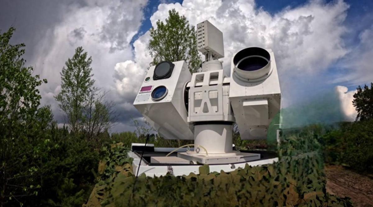 乌军要发动百万架无人机攻势，俄军开始装备“寂静猎手”激光炮！拦截乌军铺天盖地的无