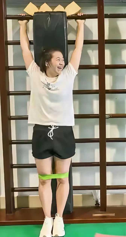207C从满分变悬案！全红婵轻了3斤，却差点丢了成名神技！身高1.43到