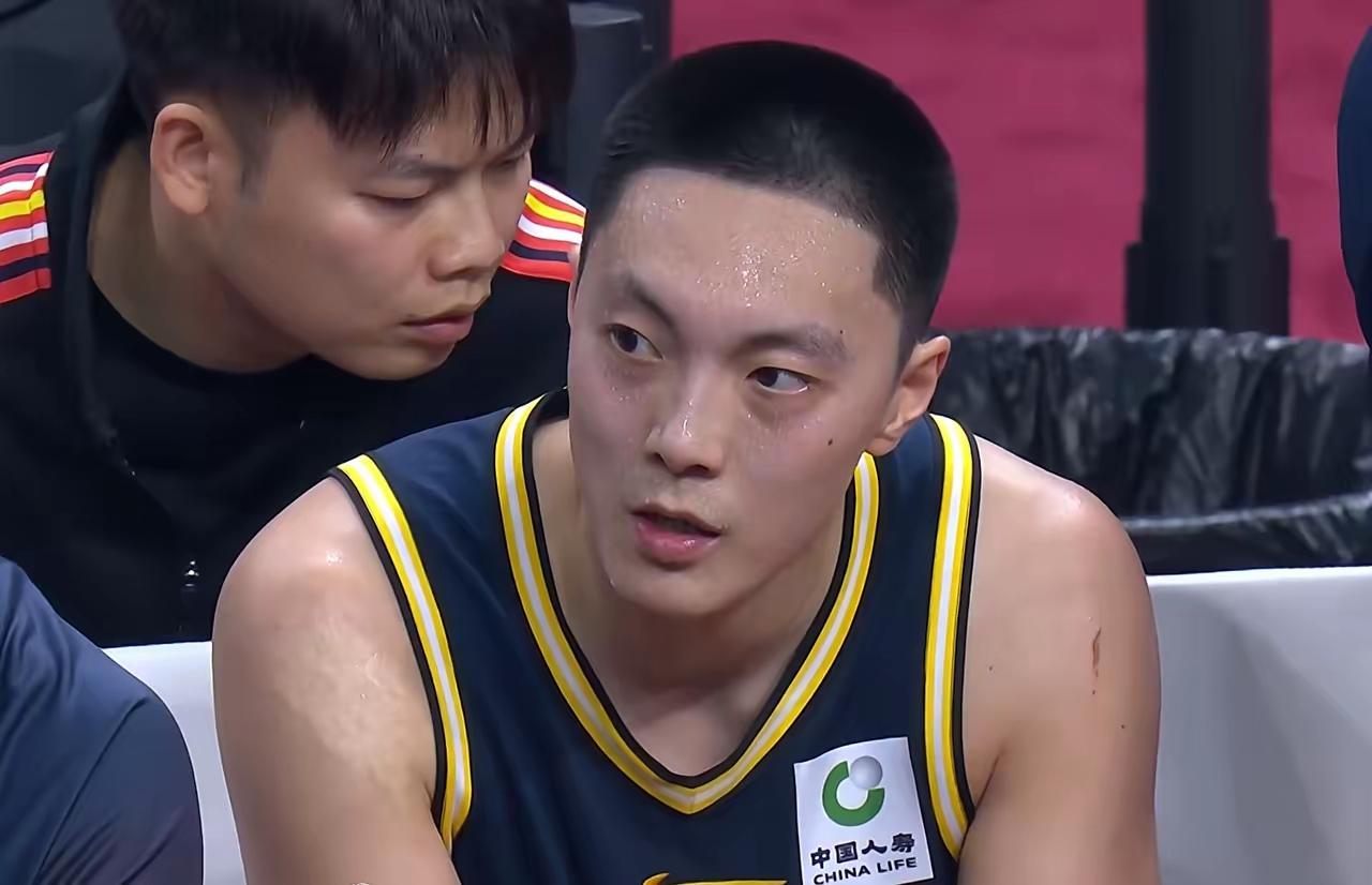 广东球迷爆料，广东男篮在胡明轩没复出前，三分球命中率高达40.6%，这个数据在整