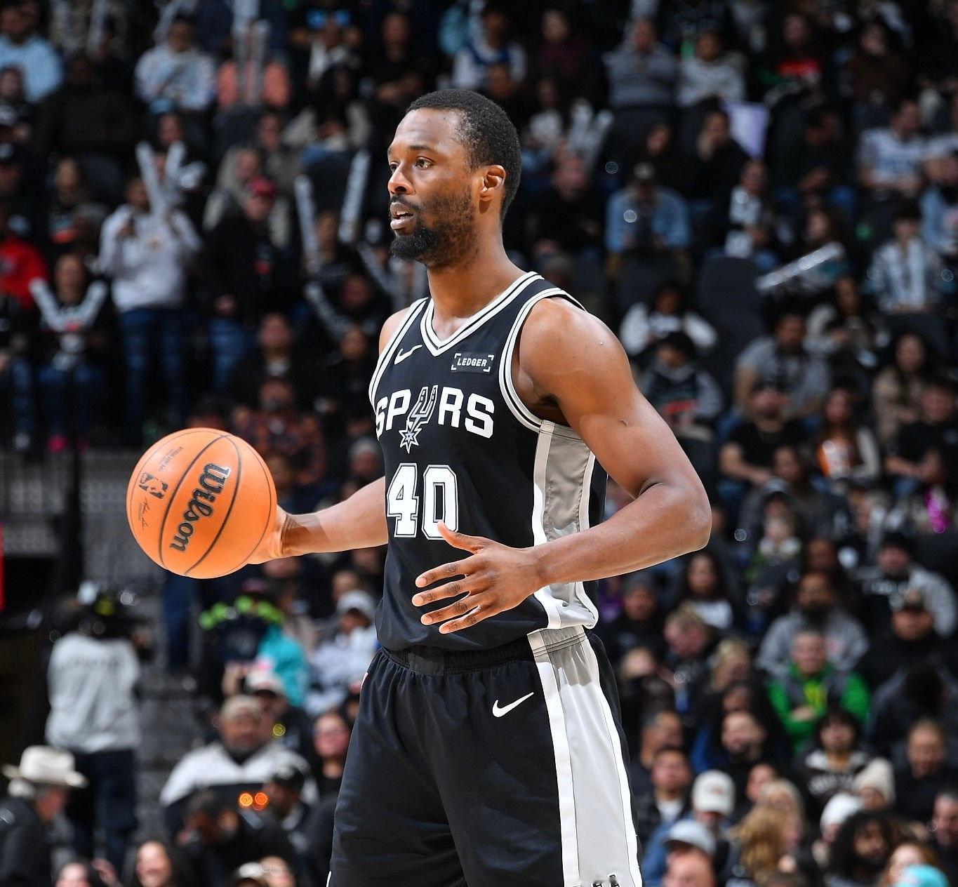 全场比赛结束！马刺主场126-123险胜森林狼，拿到两连胜🎉马刺（29-13）