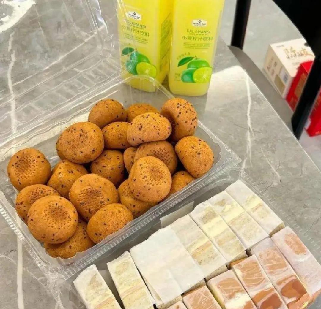 朋友办了山姆会员，我厚着脸皮求他带我进去开开眼。一进门，我就暗喜，260元会员费