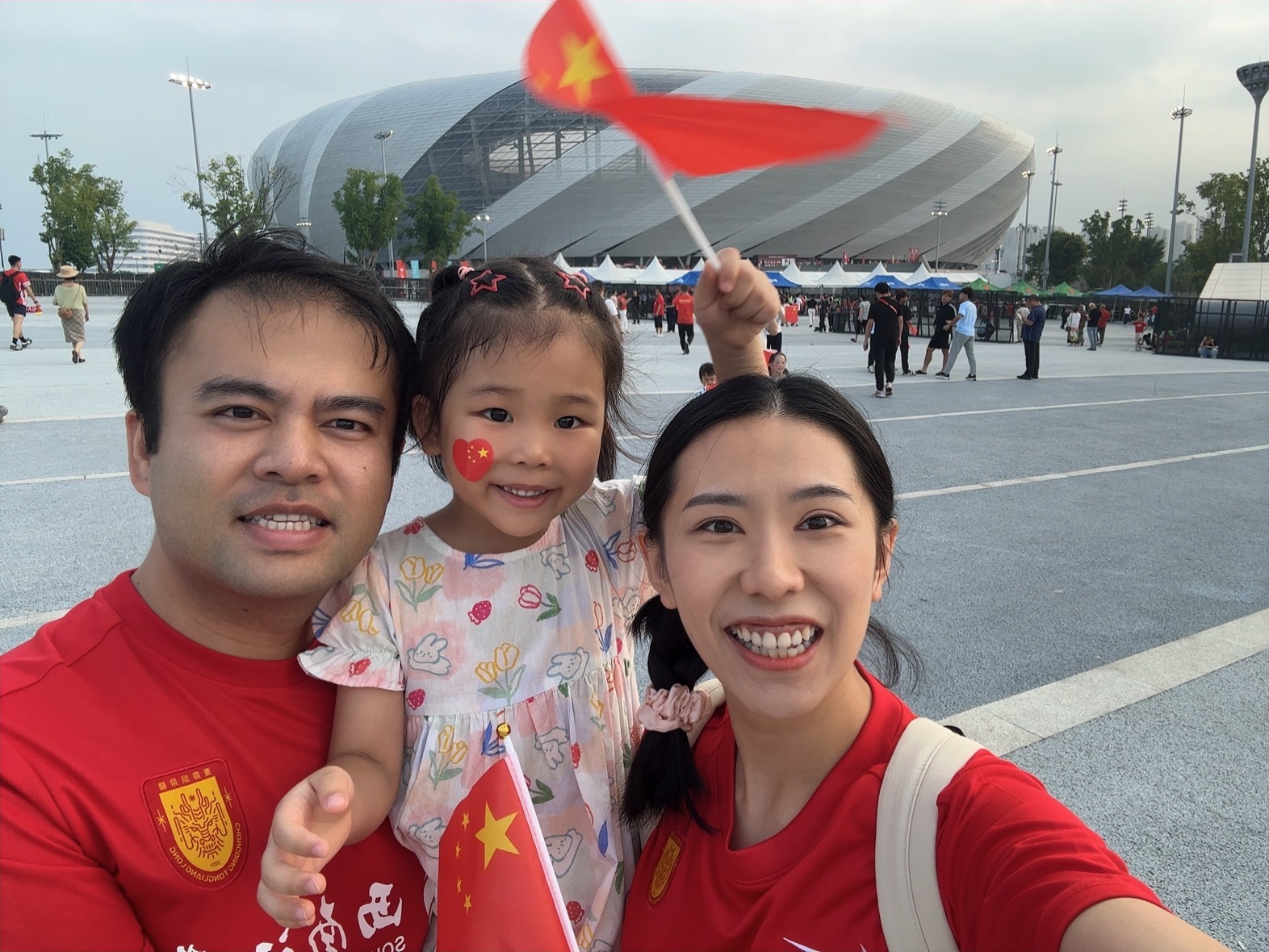 我发誓短期内我不会再去看国足任何一场比赛U23除外拉了坨大的💩虽然只是国足2/3队但这都踢的啥啊?