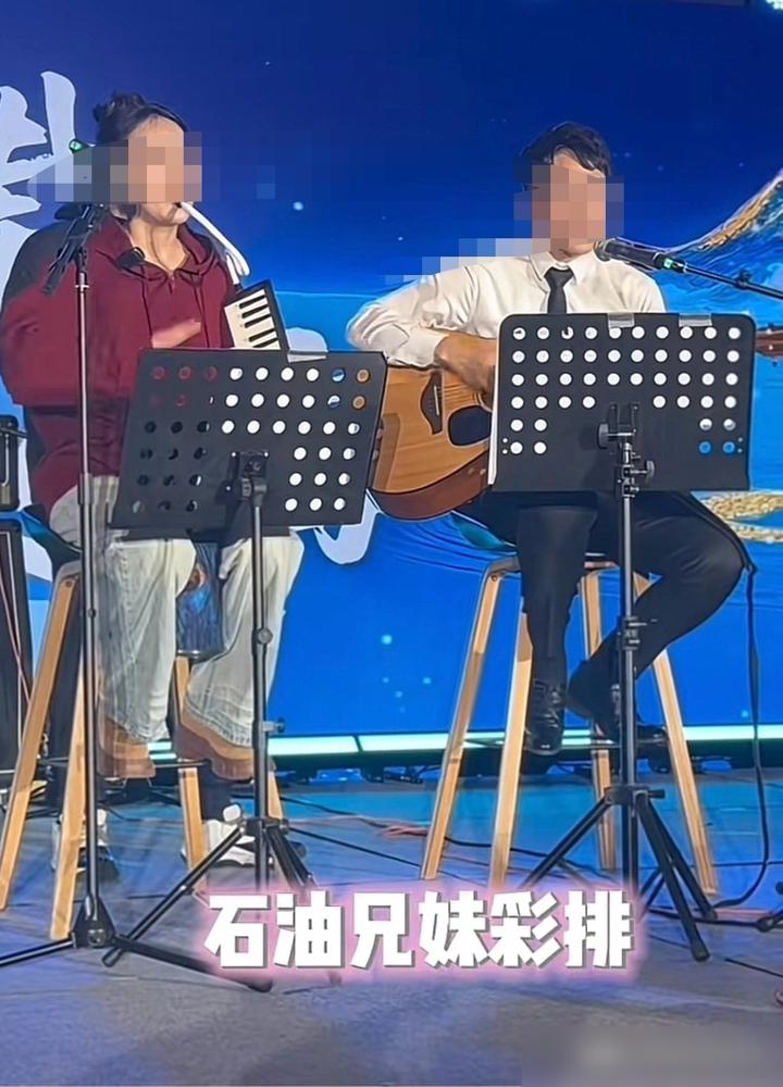 这俩成组合了[捂脸哭][捂脸哭][捂脸哭]，这是打算谁克走谁呢，不喜欢这俩