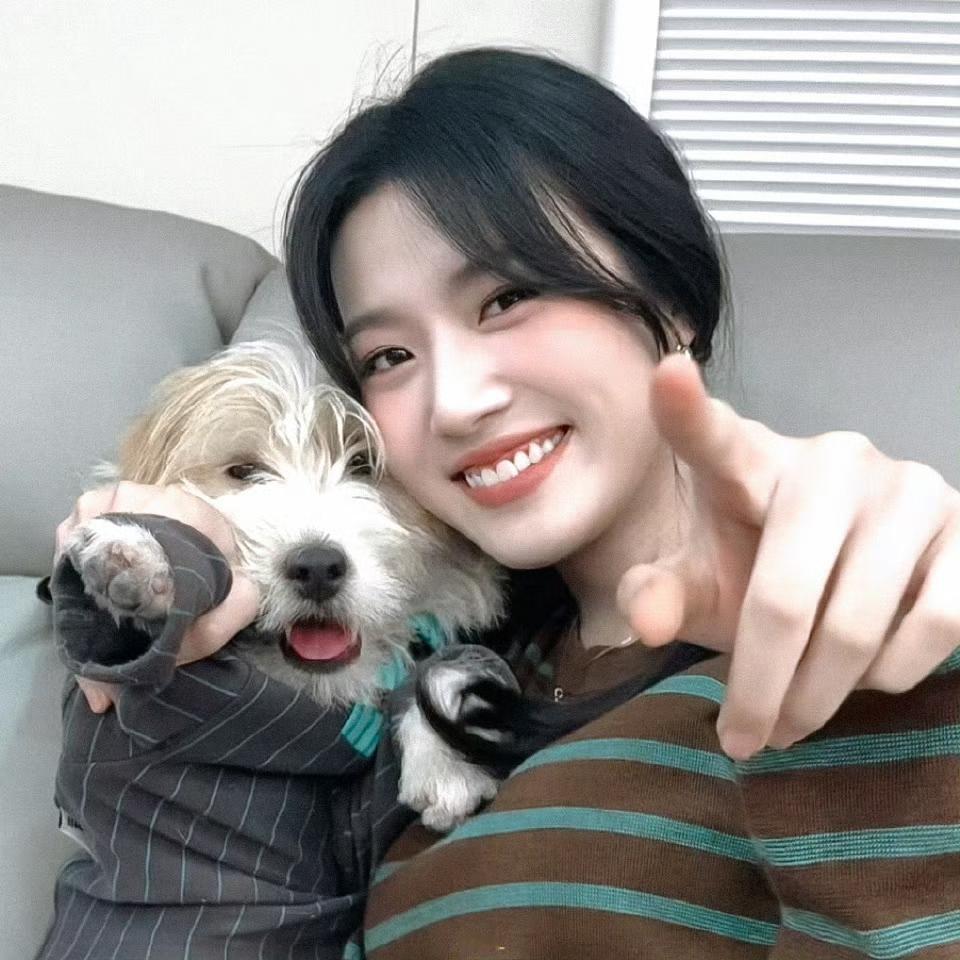 从小就是天之骄女一样的存在，卢昱晓的人生的真的羡慕不来啊。看到最近许多网友都考