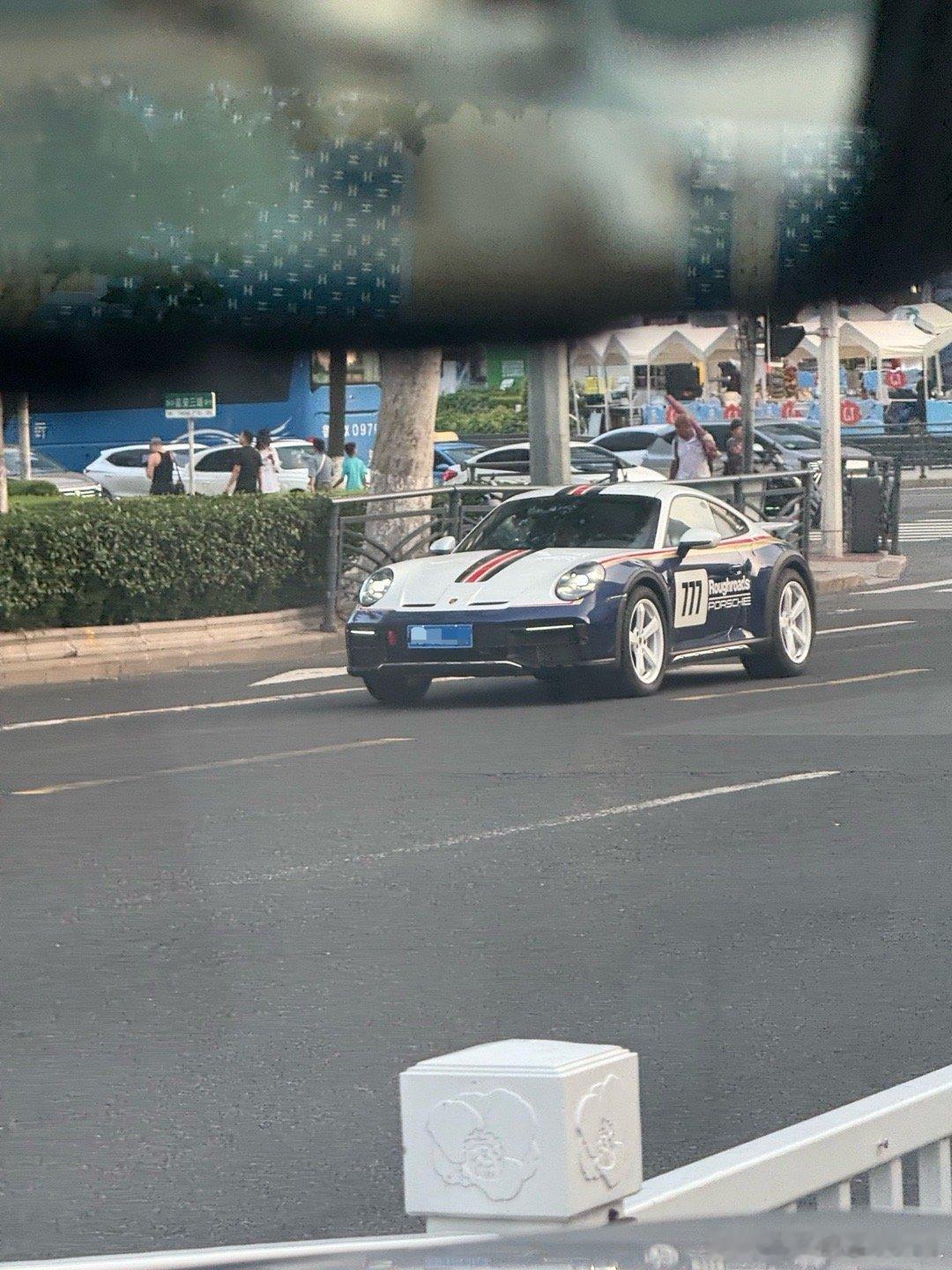 偶遇达喀尔真帅啊！​​​