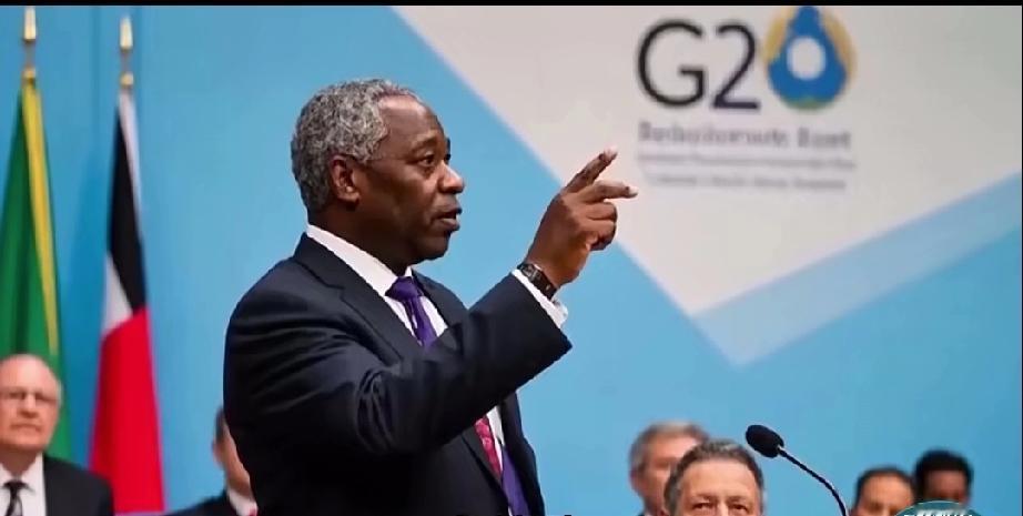 G20南非峰会上作为下届轮值主席国，美国本来该好好交接，结果非要摆架子，只打算派