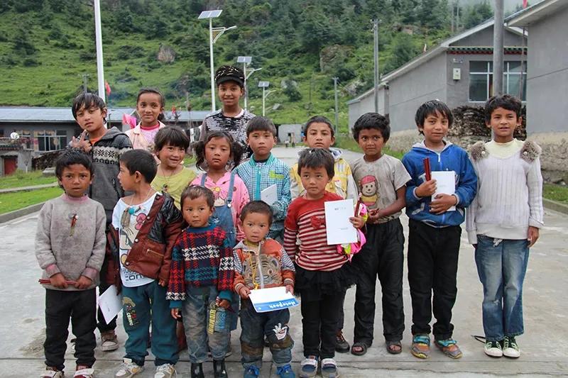 2003年，中国人接收了无国籍的达曼人，结束了他们200年没有国籍的生活，在领到