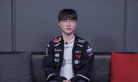 DK战胜T1！DK把T1主场打成图书馆我就直说了，现在T1的BP难做的根本原因是