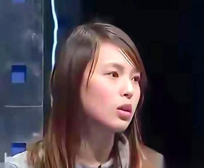【情感故事】为了保住继母在婚礼上的主位，女孩陈静推掉了亲生母亲许诺的婚房，舍弃相