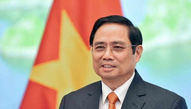 越南的“海上长城”都快砌到家门口了！就在他们一年猛填8个岛、机场雷达全上线时，我