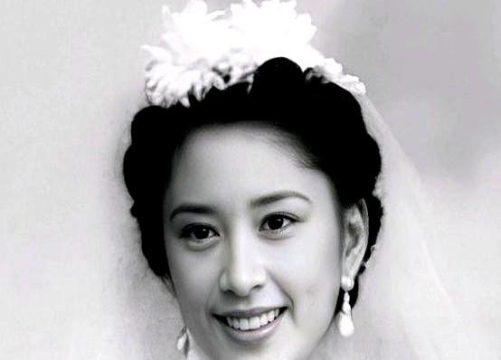 1966年，27岁的胡友松发现生理期没正常来，便问75岁的丈夫李宗仁怎么办。谁料