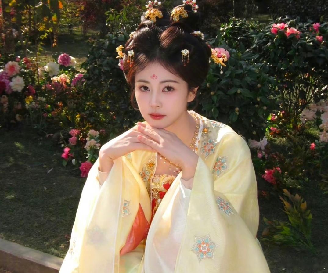 资本大佬为何钟情于白鹿？答案其实很简单：不是因为她的美貌，也不是因为她的流量，而