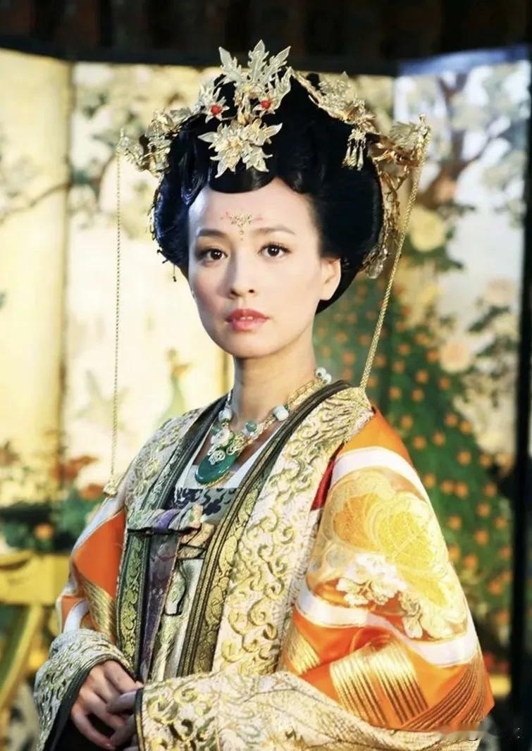 其实感觉长孙皇后不属于目前大众认为的那种大女主，由于李世民个人光环原因，她其实更