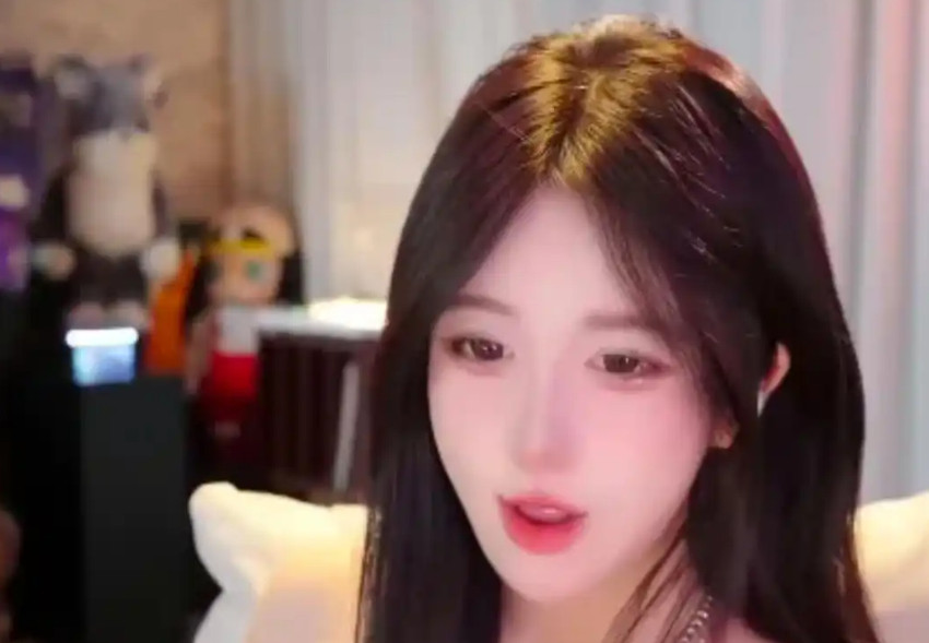 呆妹聊决定弃权月底的融易杯比赛，她称自己并不怕弹幕的攻击和辱骂主要是怕万一发挥不