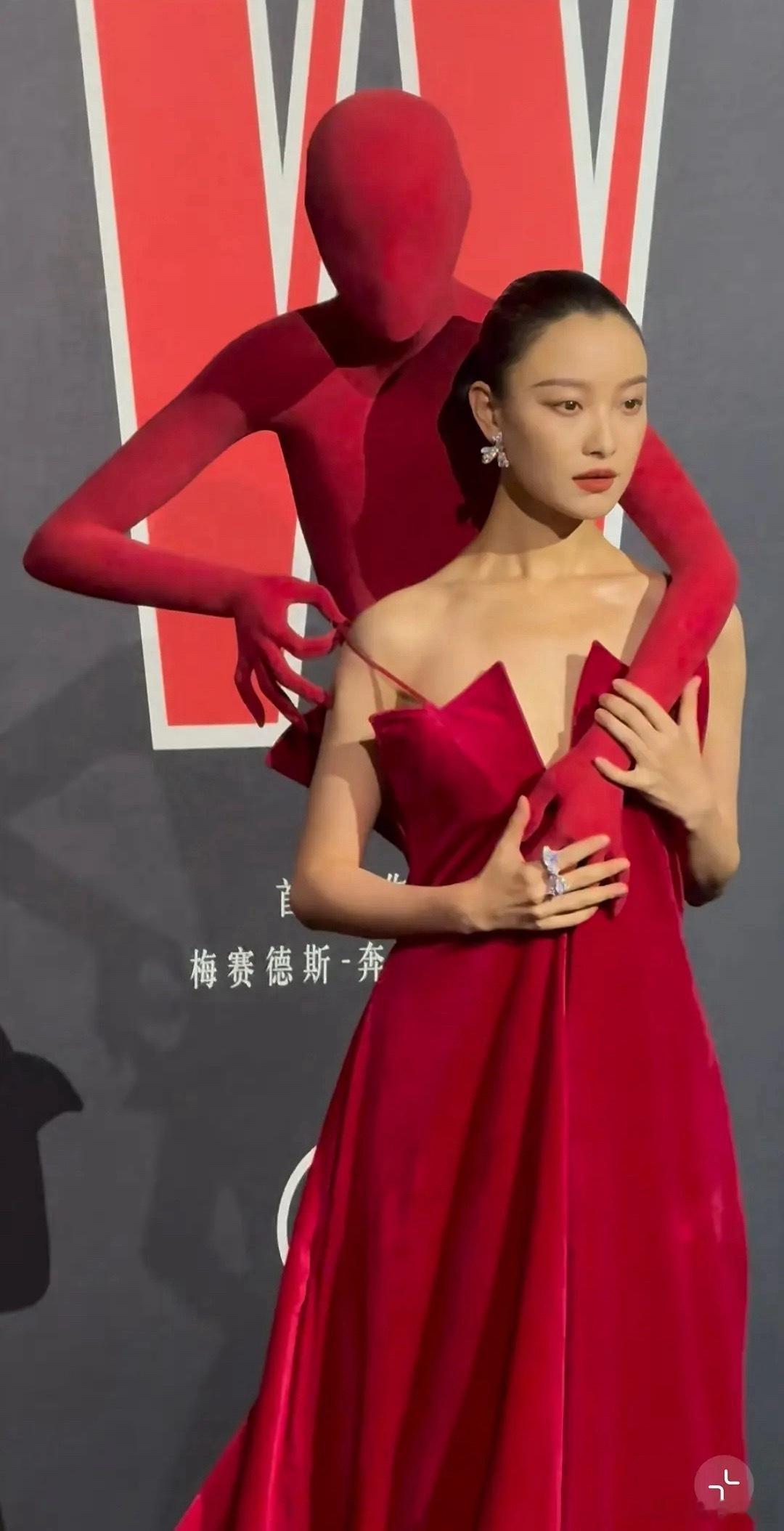 有点诡异​​​