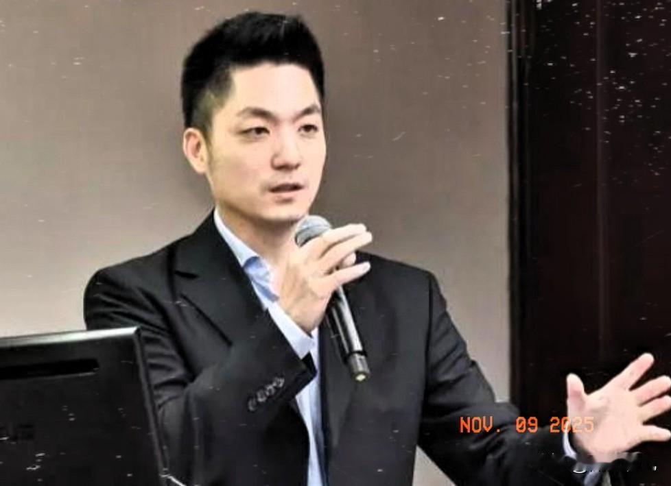 蒋万安回应郑丽文祭拜吴石，他的一句话出口，谁的“伪装”先碎了？郑丽文8日出席台北