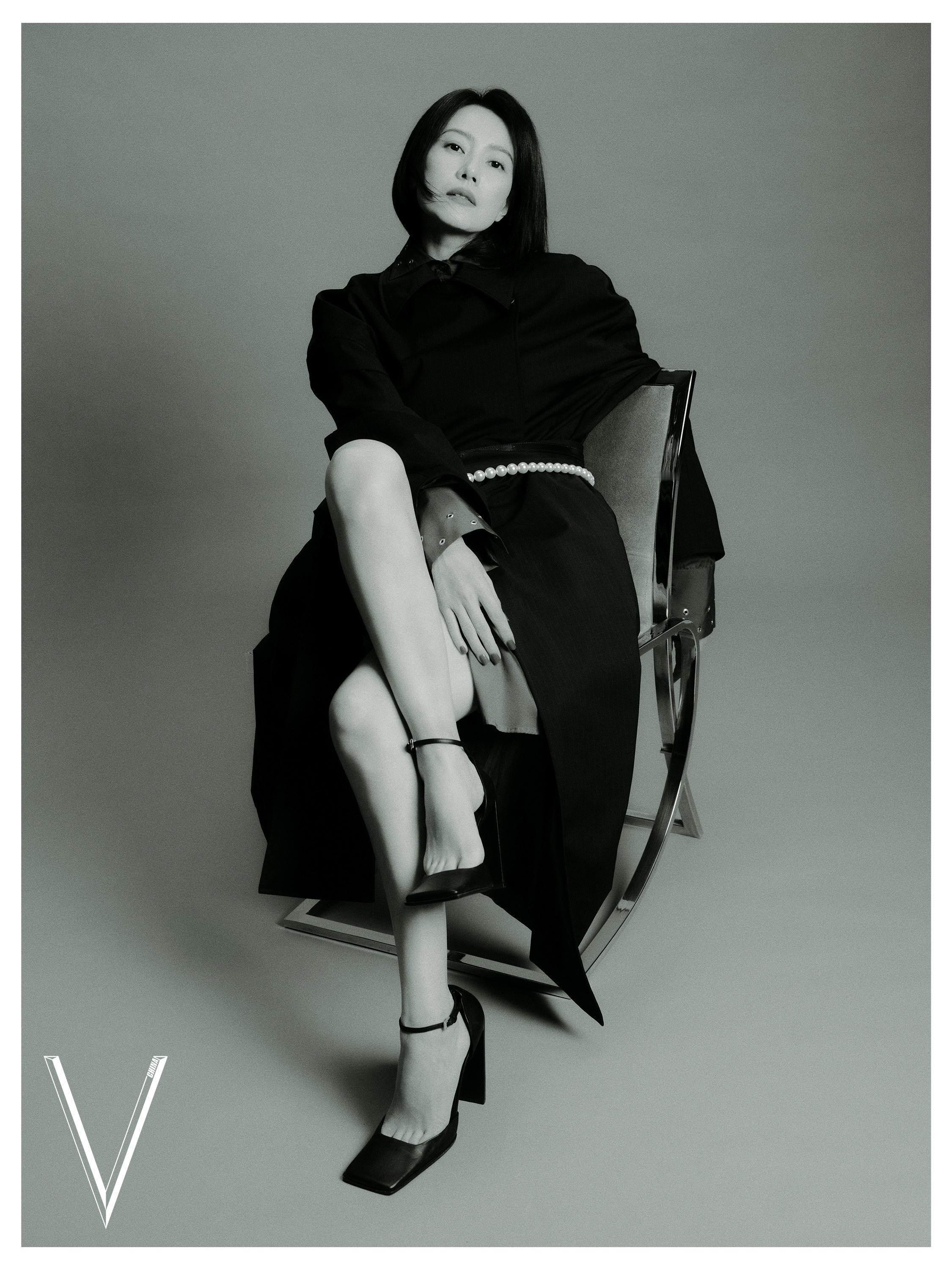 高圆圆V中文版十二月刊封面