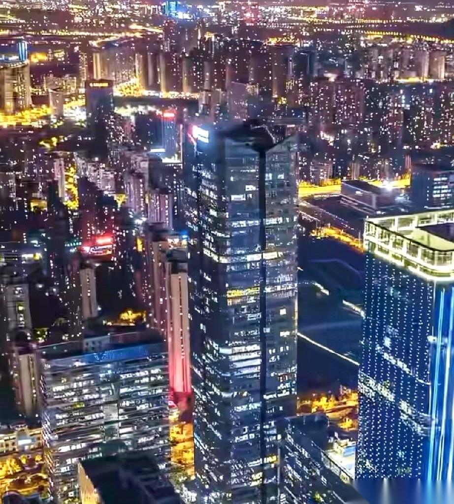 每次一说安徽发展，总有人跳出来骂合肥是“吸血鬼”。说咱们把全省的资源都吸干了，