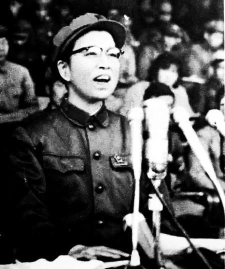 刘长瑜老师说的对，京剧之所以现在成为濒临消失的“恐龙”，与它不思创新、裹足不前有