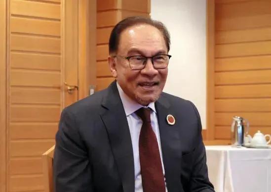 马来西亚总理安瓦尔可能要倒向美国了？据报道，马来西亚政府称，所有美国产高端AI芯