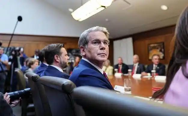 蒸发千亿！美日联手救汇，实则是收割日本的新套路？中方在一旁笑而不语！2026