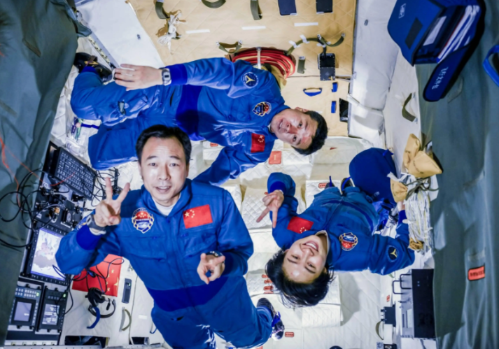 为什么大家都不提中国空间站了？没脸提，跟国际空间站差距太大。 国际空间站确实