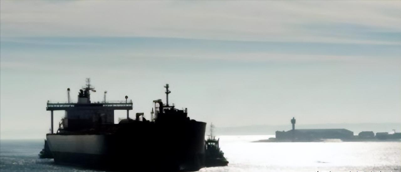 340万桶俄油堵在中国近海，中国为啥不接？答案很现实。黄海海域五艘满载俄罗斯乌拉