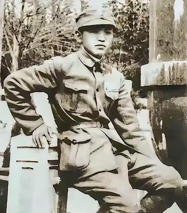 1949至1950年，140师参谋长黎原因为打仗太厉害，资历却不够，军长曹里第4