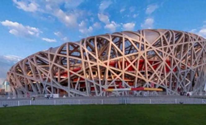 鸟巢"账本"曝光：占北京黄金位置，斥35亿建成的“鸟巢”，自从建成后，每年光维护