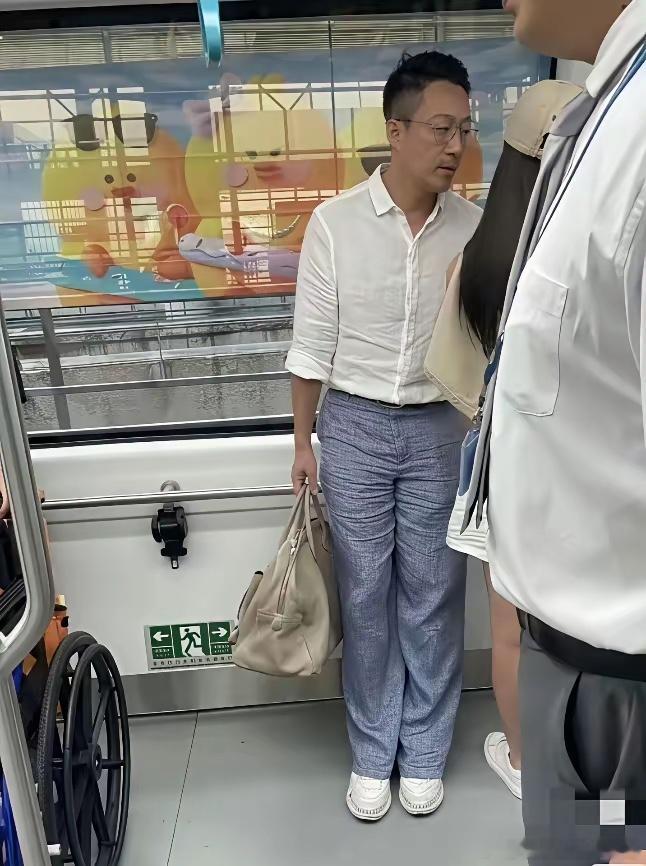 顶级有钱人的衣服和裤子为什么老是皱巴巴的？