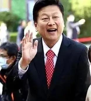 傅崐萁、徐巧芯为馆长加油！馆长此次大陆行，让岛内绿蛙破防了，对他是各种围攻。对