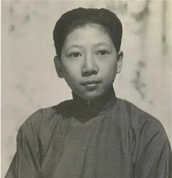 孔祥熙的女儿孔令伟相中了胡宗南，两人约会时，胡宗南说：“孔小姐，我带你去个有趣的